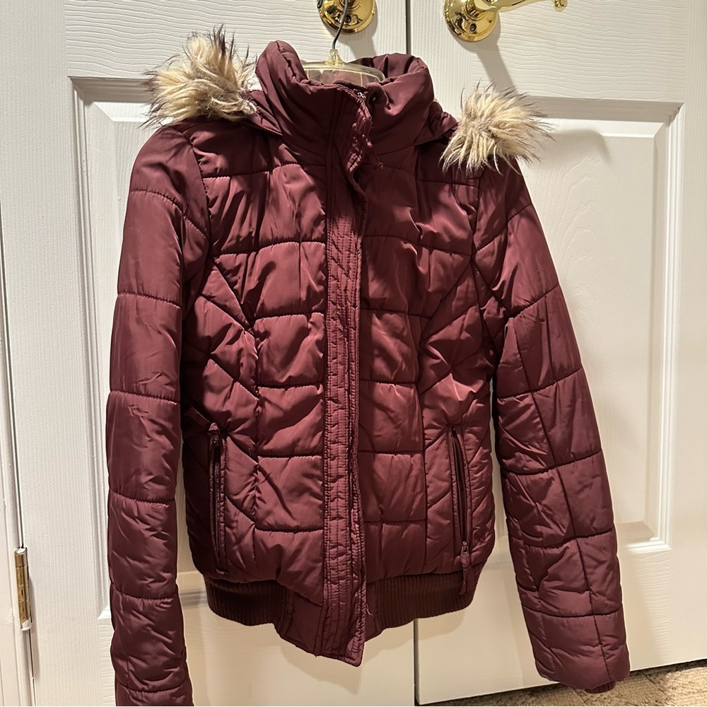 American Eagle Puffer Jacket Fur Hood